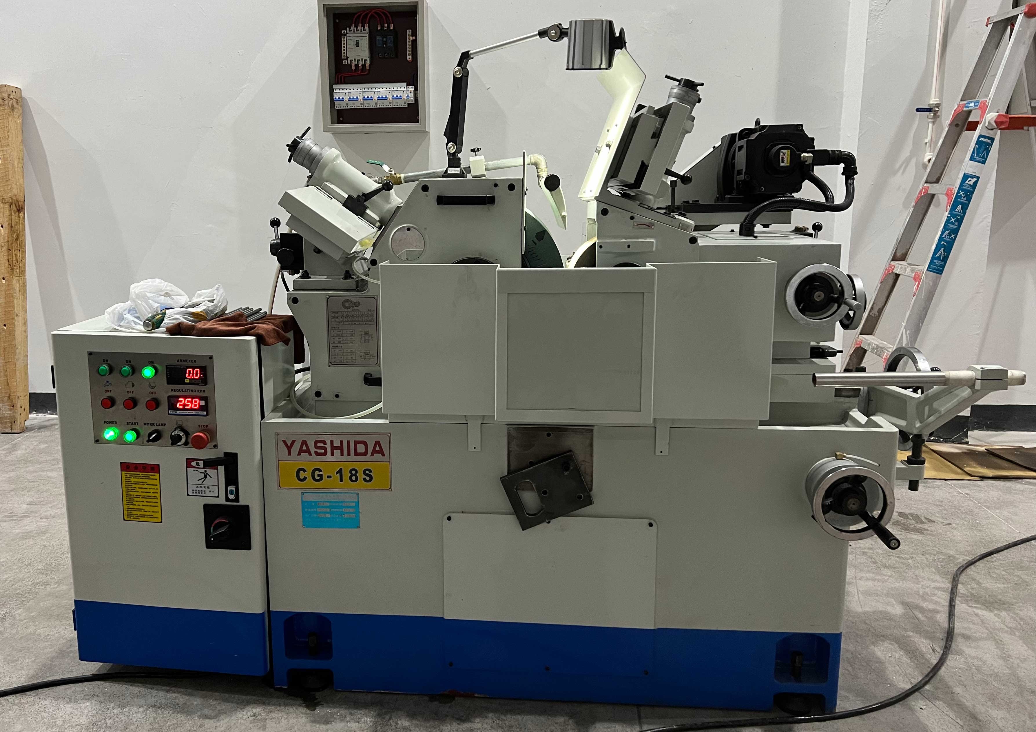 高精密無(wú)心外圓磨床